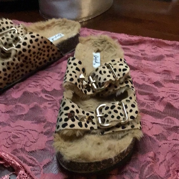 Sandals Qupid Size9 Leopard print - Picture 3 of 5
